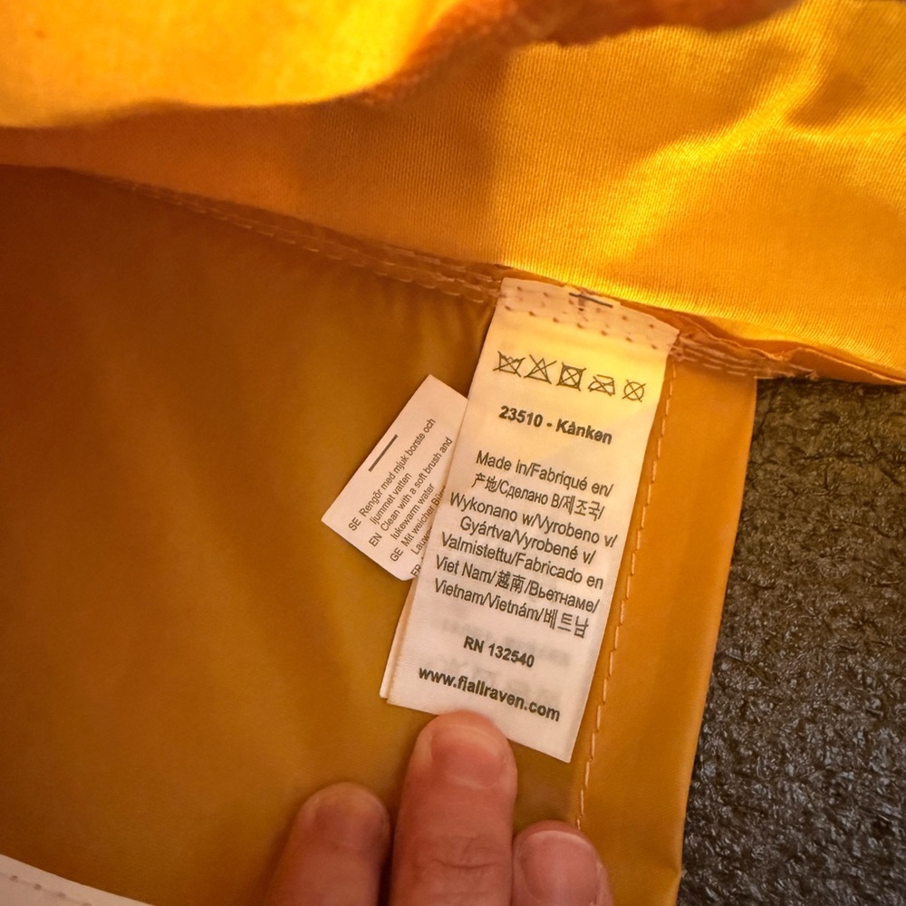 GUC Fjällräven Kånken Backpack in Mustard Yellow - Picture 14 of 16